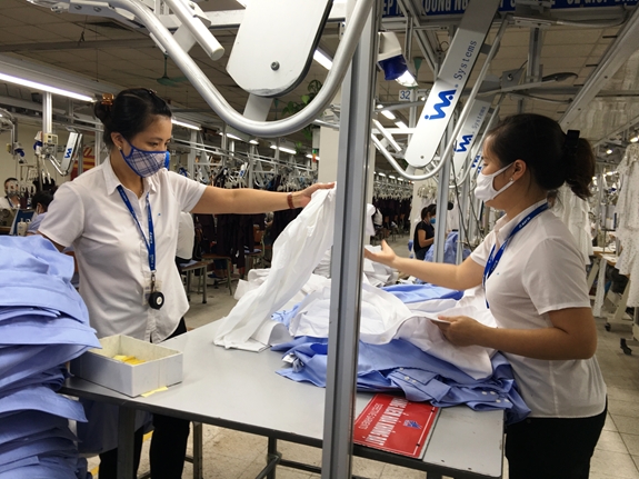 Hoạt động sản xuất tại Tổng công ty May 10, Hà Nội. Ảnh: Minh Đức.